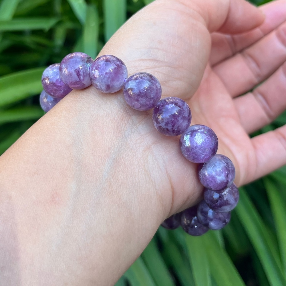 12mm stretchable high quality purple mica bracelet - Picture 4 of 10